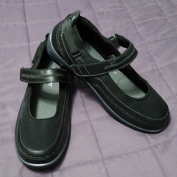 Orthofeet Womens Mary Jane Black Leather Flats 12 2E X-Wide Orthopedic - Picture 1 of 12